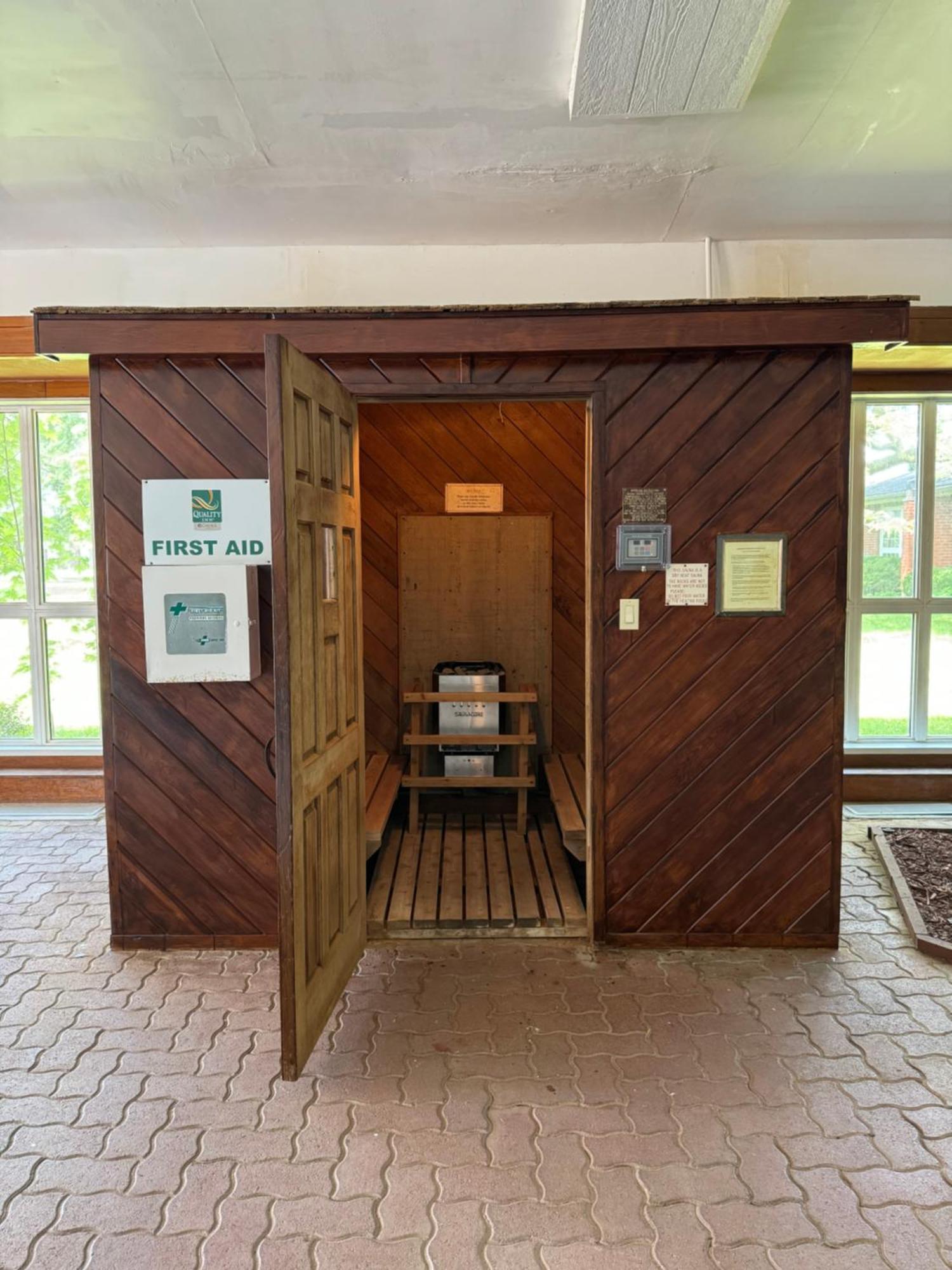 Rodeway Inn Festival Стратфорд Екстер'єр фото